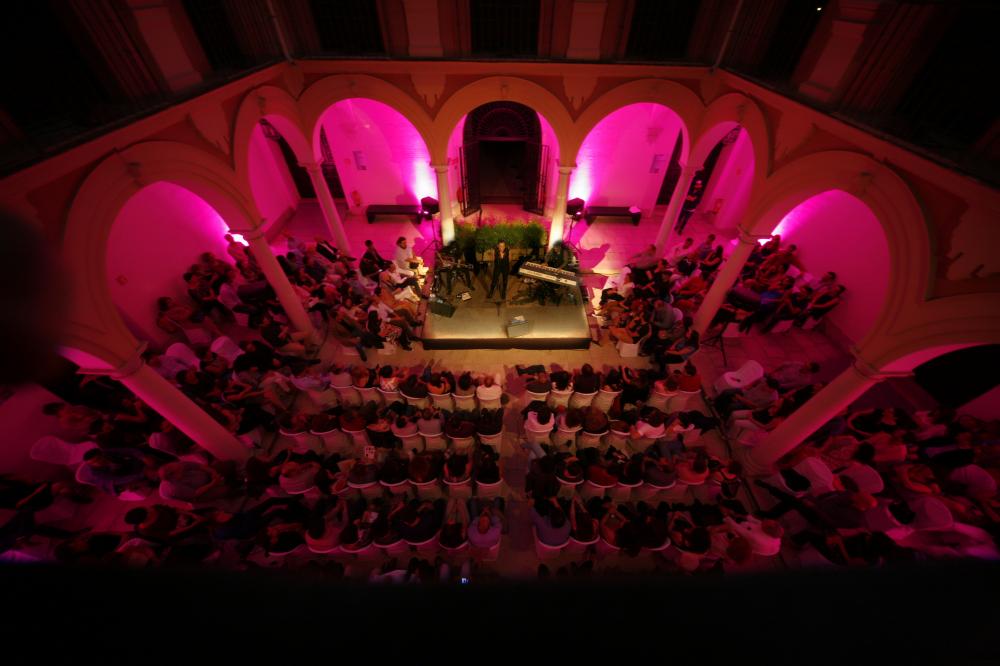 Un aforo completo presenció el concierto