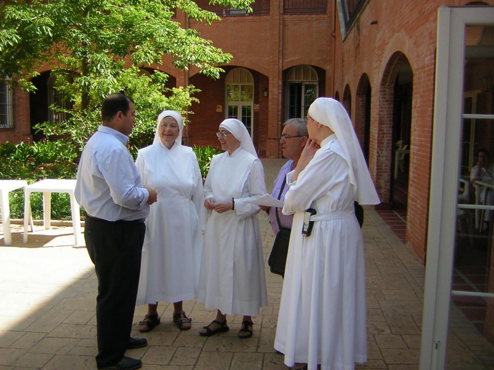 Las religiosas agradecieron a la Archicofradía su gesto solidario