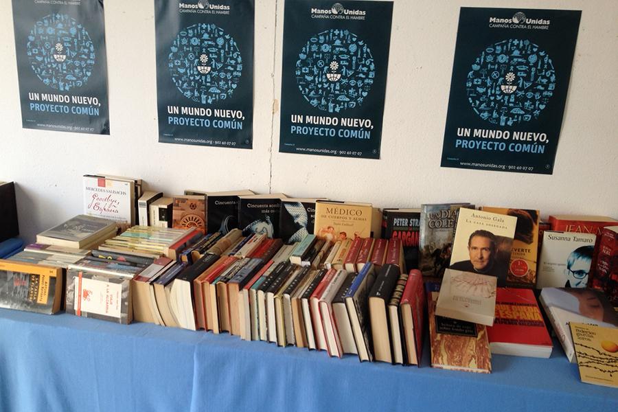 Libros usados para construir una presa en Kenia