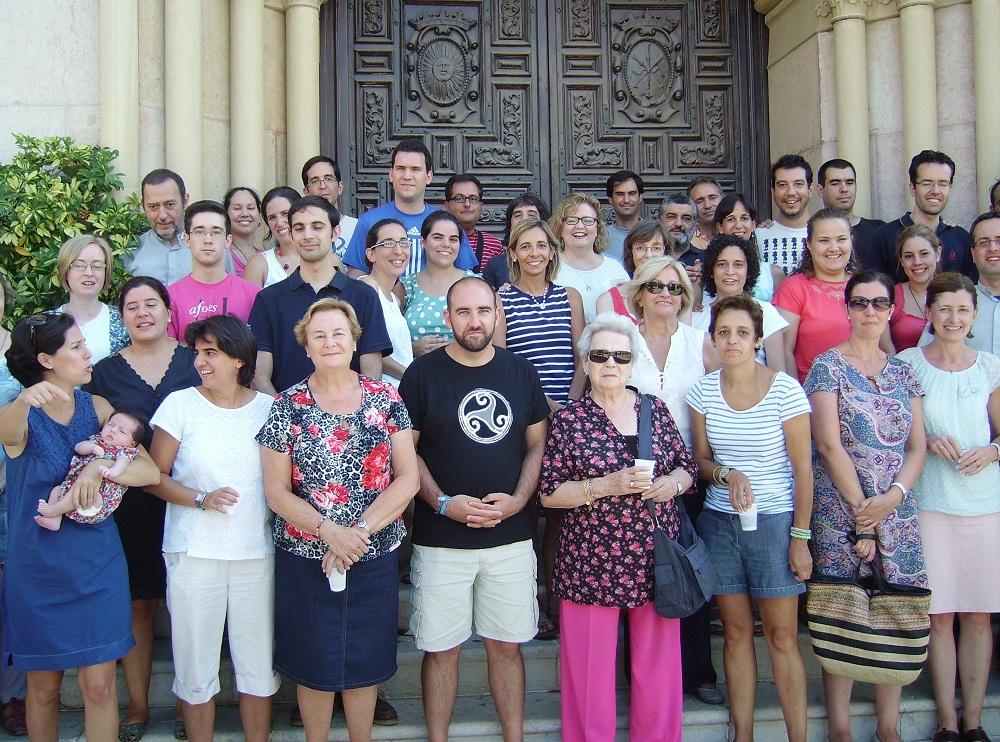 Parte del grupo ante la capilla del Seminario