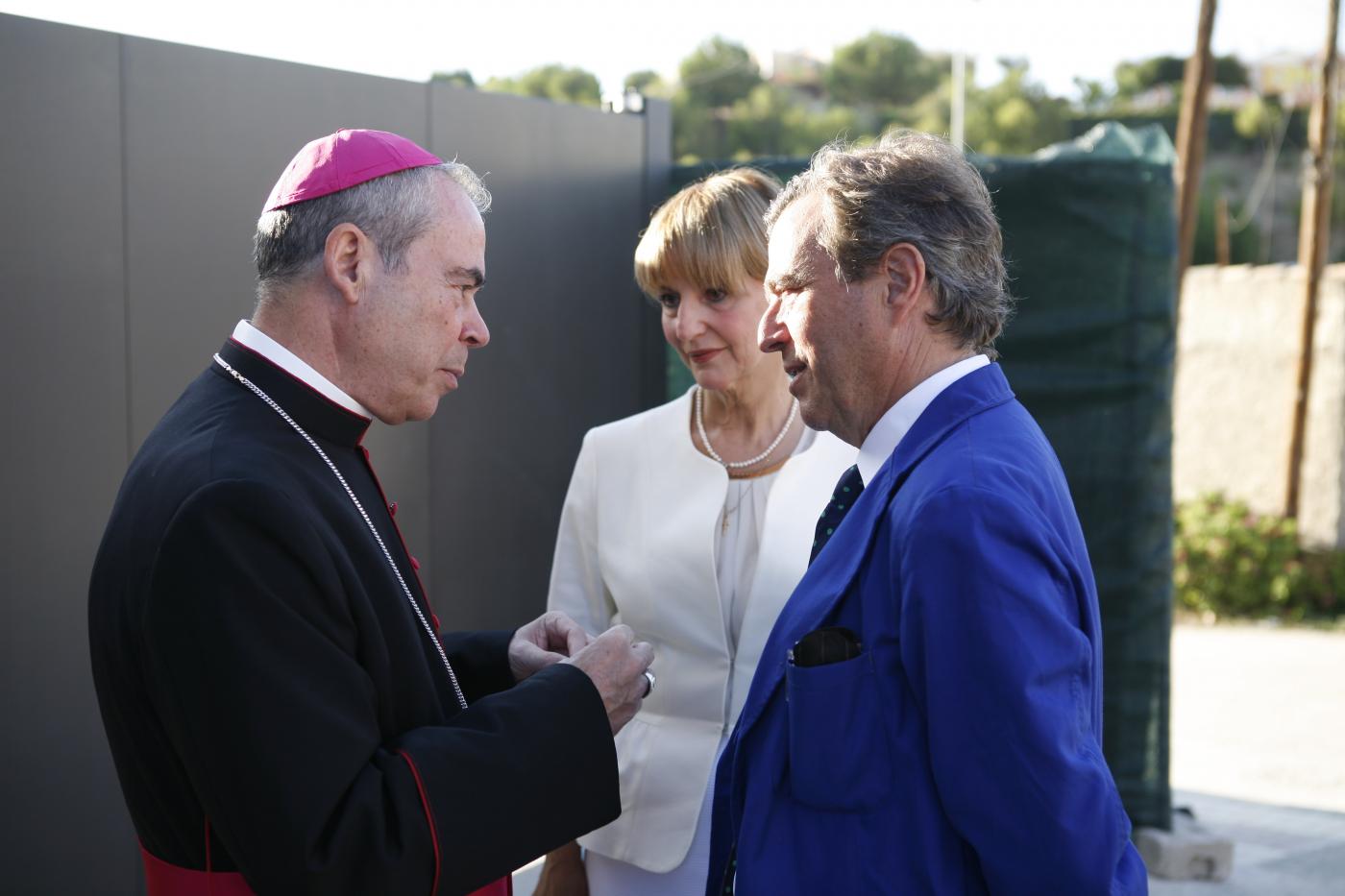 Mons. Catalá con el arquitecto responsable de las obras