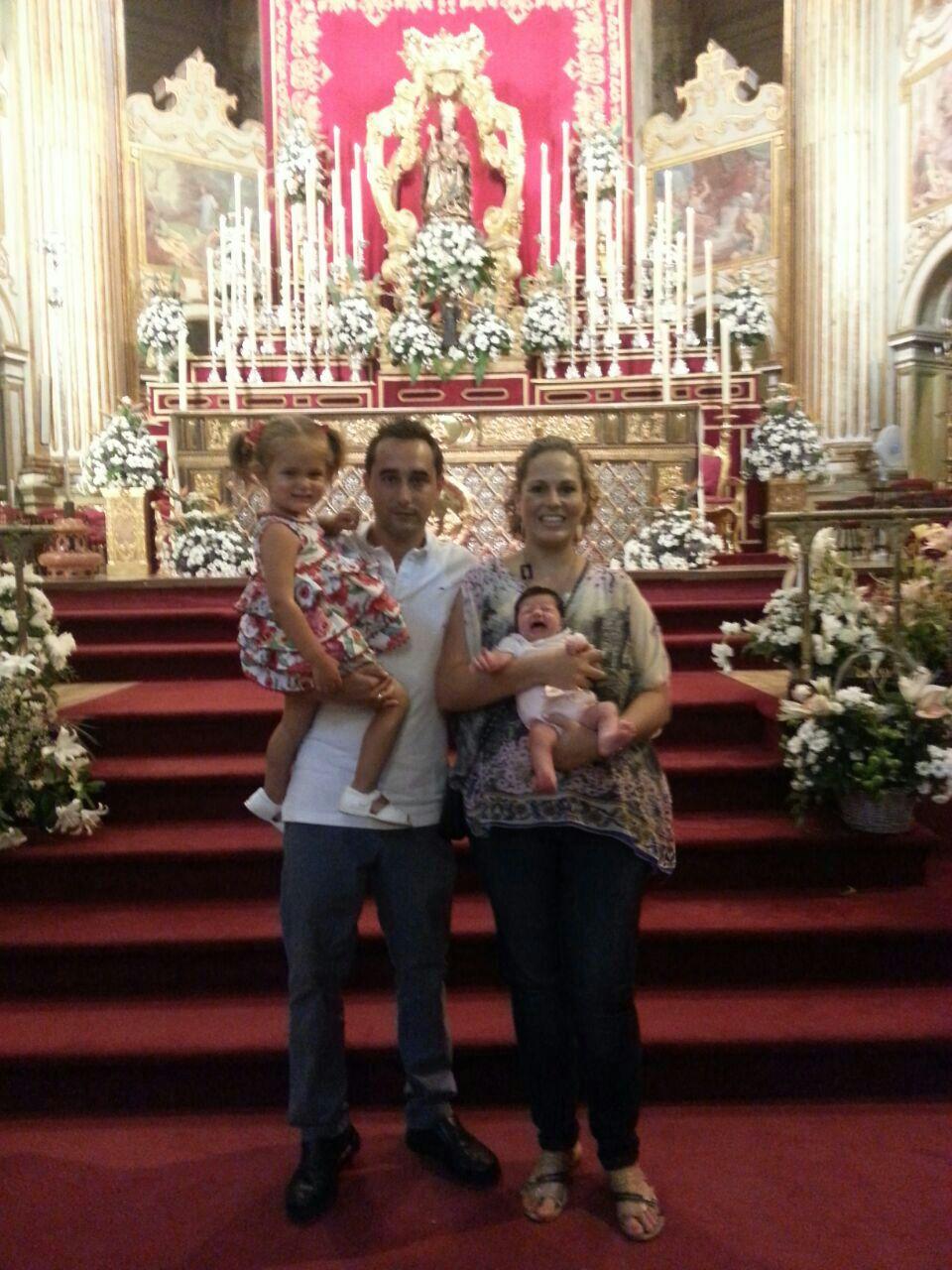 Presentación de los niños a la Virgen de la Victoria