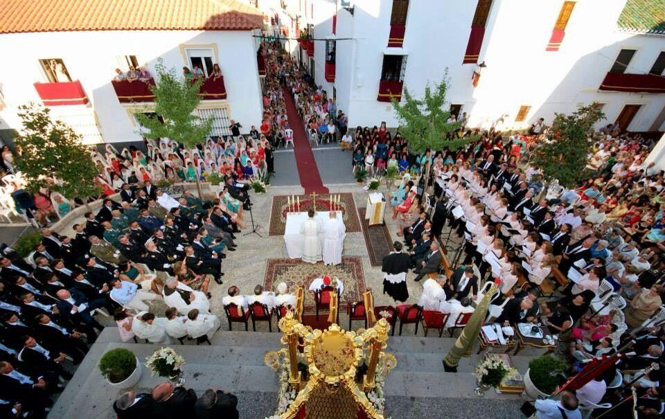 Alfarnate vive un día histórico con su Virgen de Monsalud