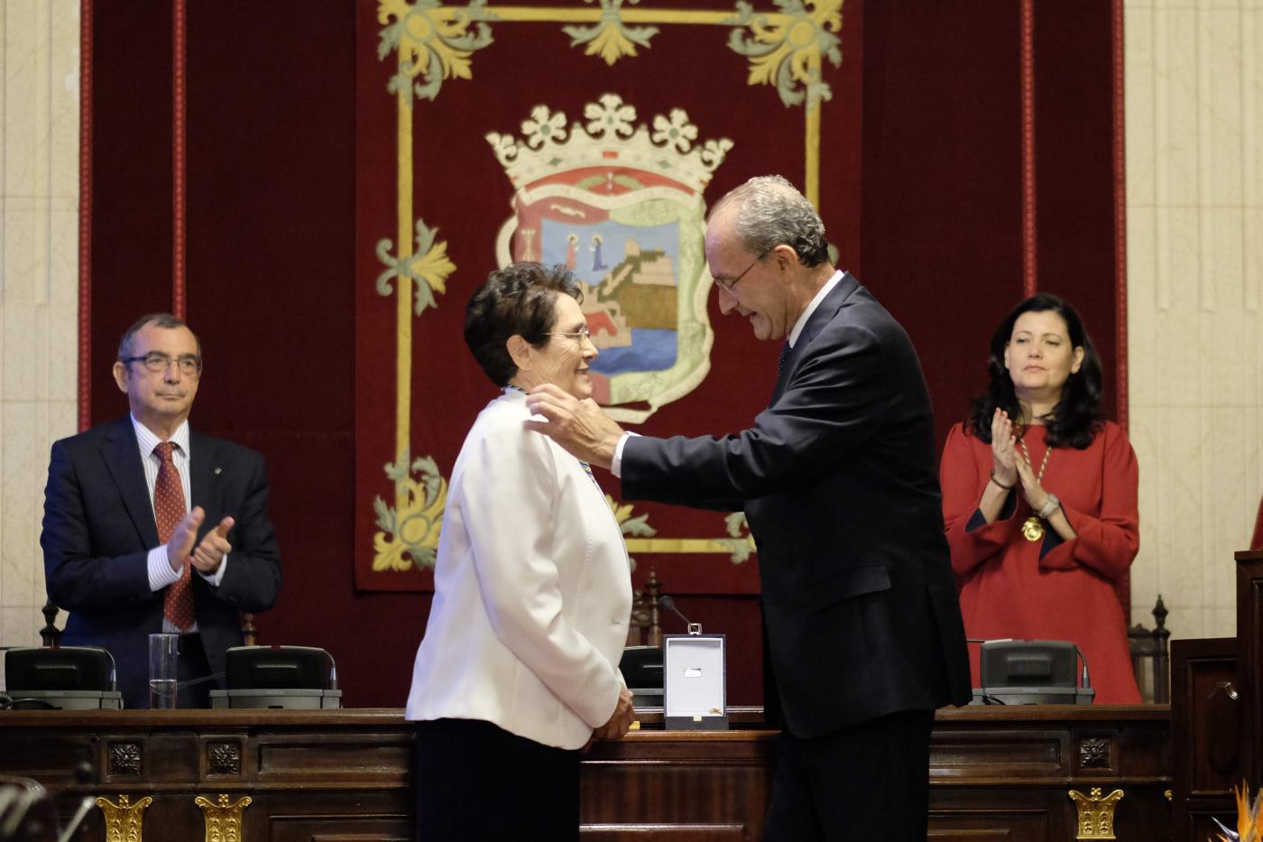 Medalla de la Ciudad al colegio San Manuel