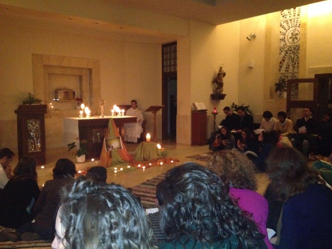 \'Adoremus\', oración comunitaria para jóvenes