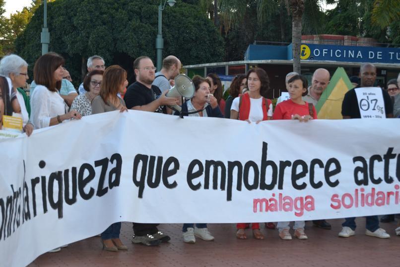 Concentración para la erradicación de la pobreza en la Plaza de la Marina