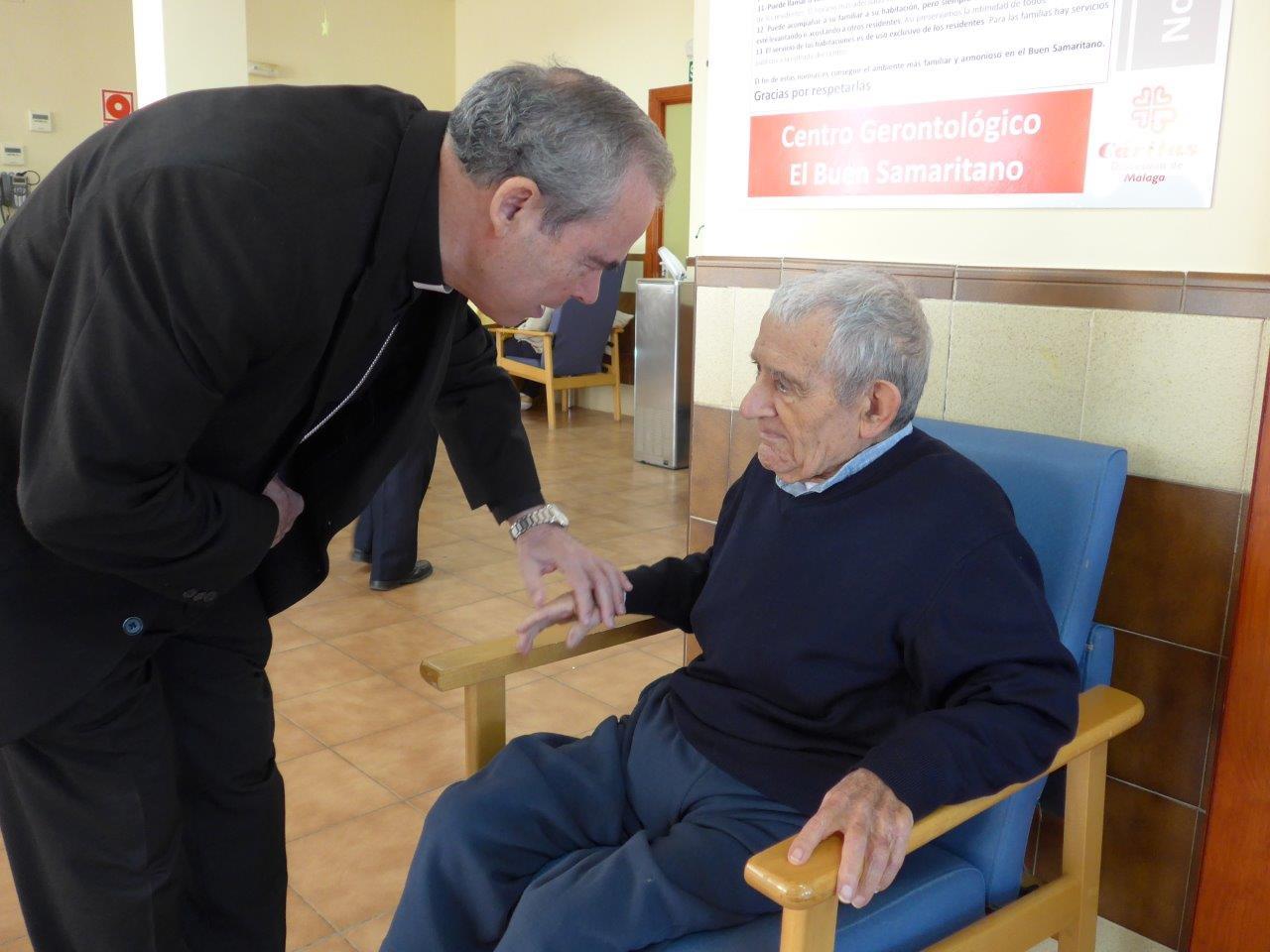 Visita del Sr. Obispo al Centro Gerontológico Buen Samaritano