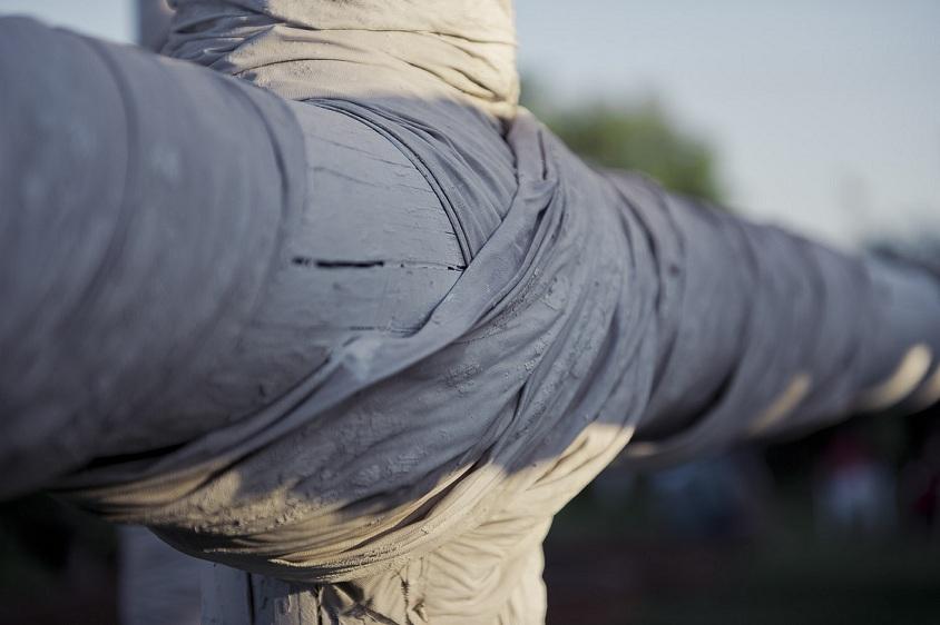 Detalle de una cruz en el "Jardín de la Conciencia"
