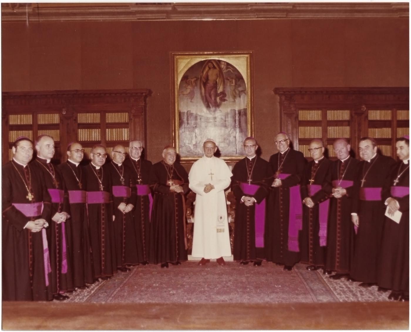 D. Antonio Dorado, tercero por la izquierda, con Pablo VI