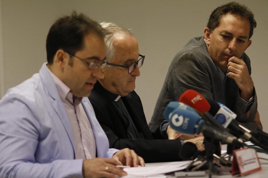 Rueda de prensa de la presentación de la memoria de Cáritas Diocesana de Málaga 2015