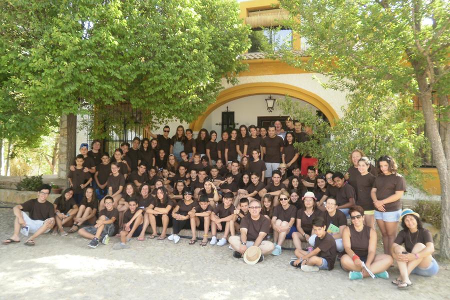 Los jóvenes de la zona de Álora comparten campamento de verano
