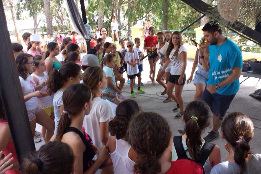 Campamento de verano 2015 organizado por Juventud en Trayamar