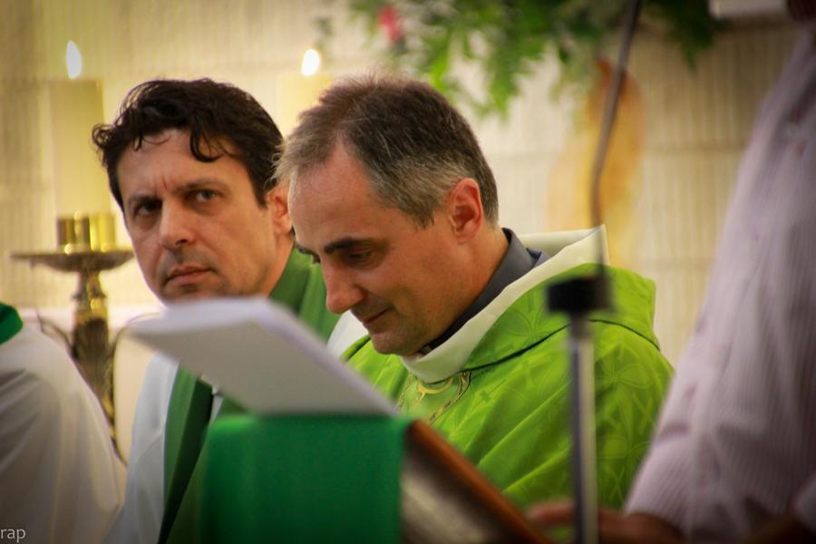 La parroquia de San Miguel, en Málaga, despide a su párroco Fernando del Castillo