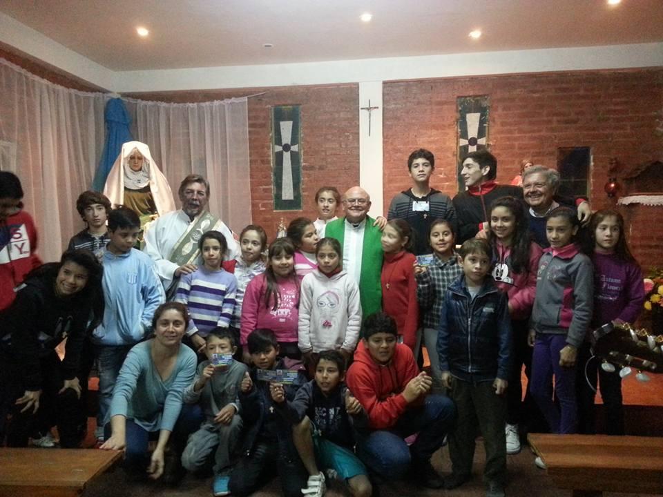 Francisco González, con miembros de MIES en Paraguay