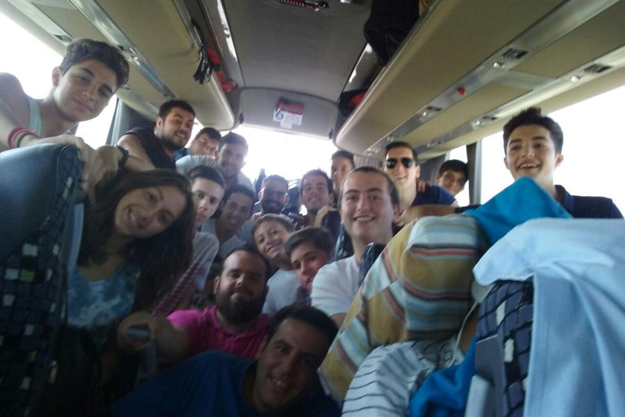 Jóvenes malagueños camino de Ávila