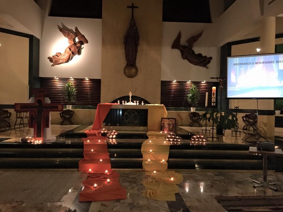 Adoremus estilo "Taizé" celebrado en la parroquia de la Amargura