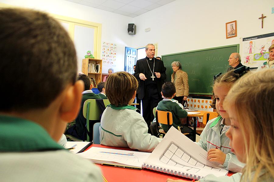 El C.R.A. Guadalmedina recibe la visita del Obispo
