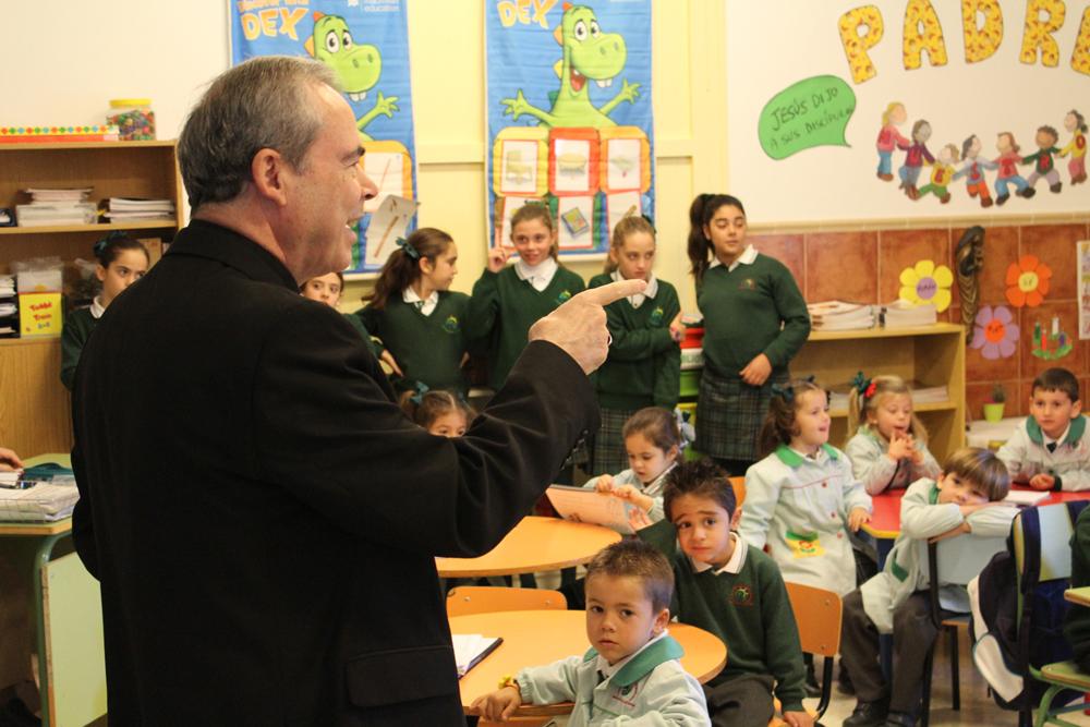 Visita de Mons. Jesús Catalá al C.R.A. Guadalmedina