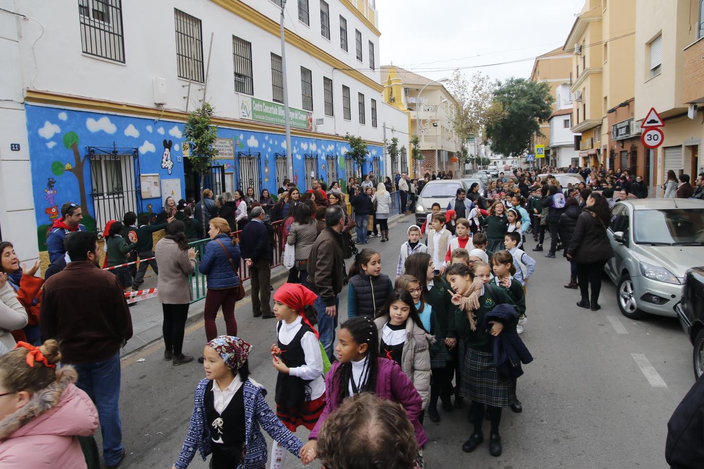 Los Reyes visitan a los niños de Virgen del Carmen