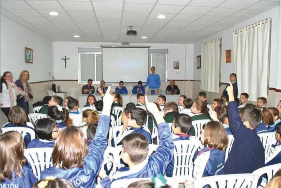 El deporte adaptado despierta la curiosidad de los más pequeños