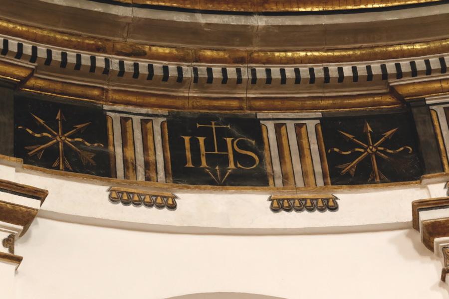 Anagrama IHS que revela el origen jesuítico de la iglesia