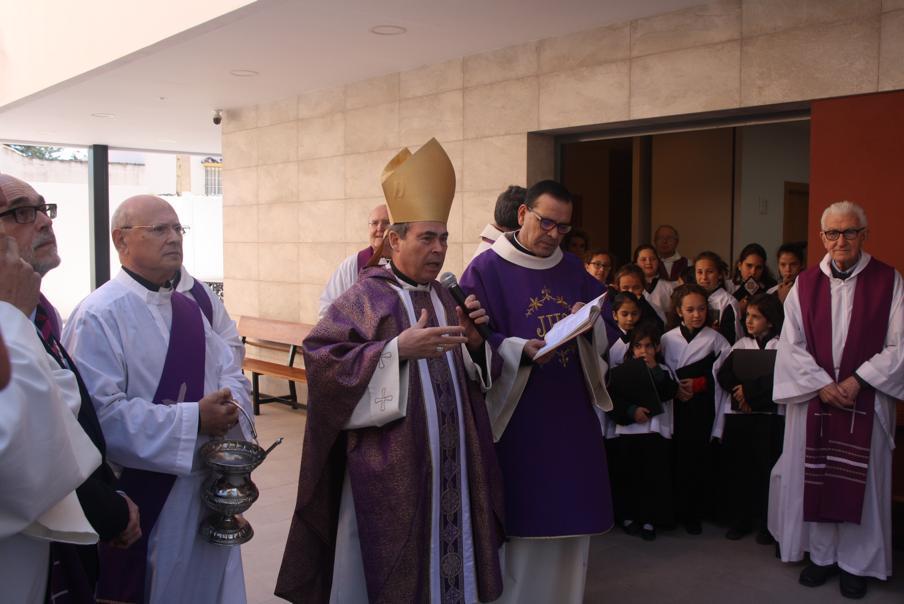 Bendición de Don Jesús de los nuevos salones parroquiales del Corpus Christi