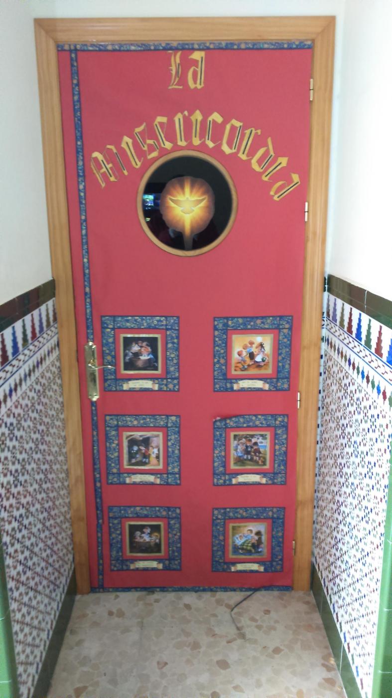 Puerta del Oratorio en el Colegio Espíritu Santo por el Año de la Misericordia