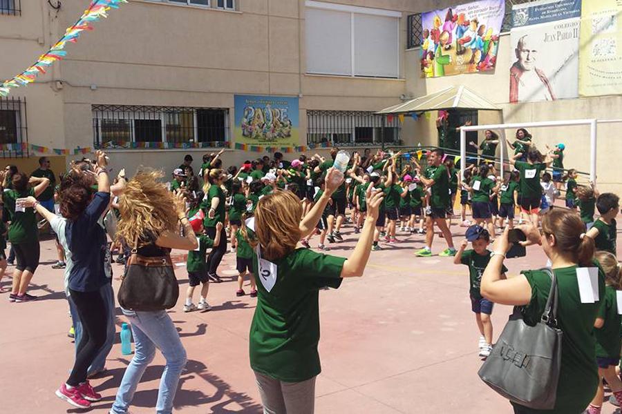 Carrera solidaria del Colegio Juan Pablo II a favor de "Calor y café"