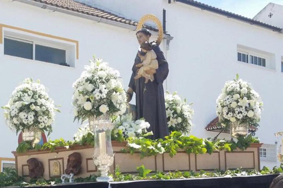 Ronda bendice los "bollos de San Antonio"