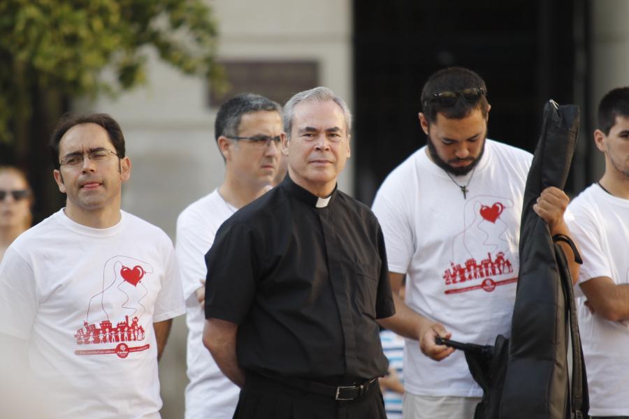 Don Jesús Catalá participó en el Círculo del Silencio 