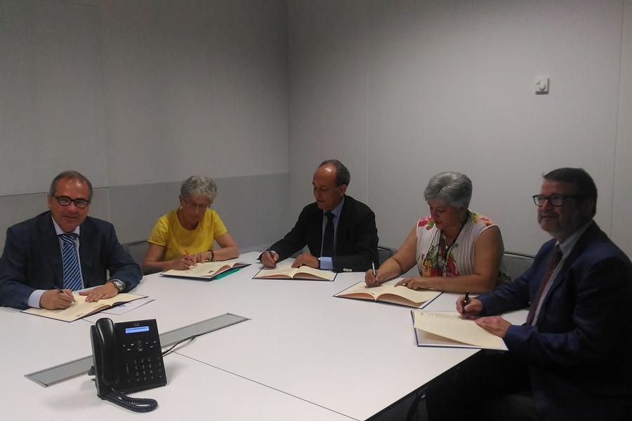 Firma del convenio entre la Delegación Diocesana de Enseñanza y la Universidad Loyola de Andalucía