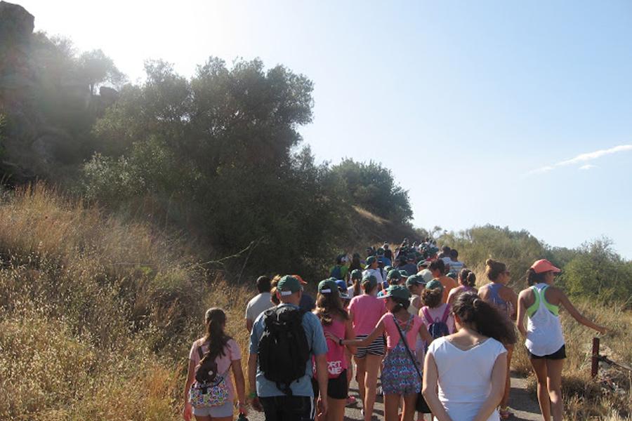 Los niños y jóvenes de las parroquias de Coín, Monda, Guaro y Alhaurín el Grande se han unido para vivir los campamentos de verano en el Santuario de Flores, de Álora