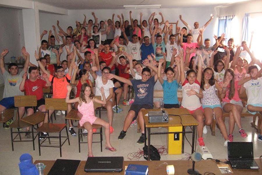 Los niños y jóvenes de las parroquias de Coín, Monda, Guaro y Alhaurín el Grande se han unido para vivir los campamentos de verano en el Santuario de Flores, de Álora