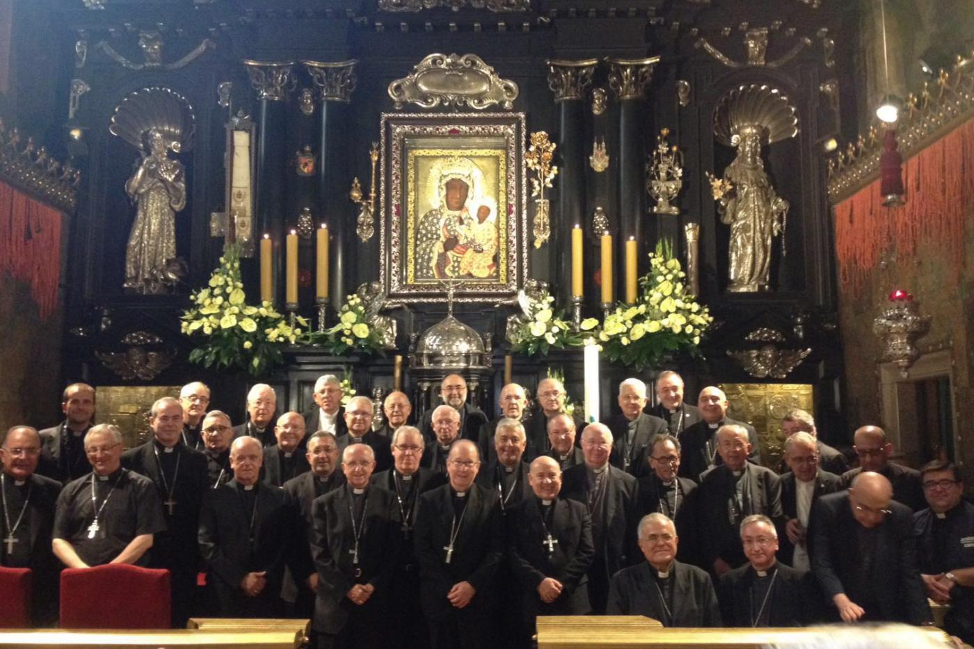 Obispos participantes en la JMJ de Cracovia, en el Santuario de Jasna Gora, en Czetochowa, el 25 de julio