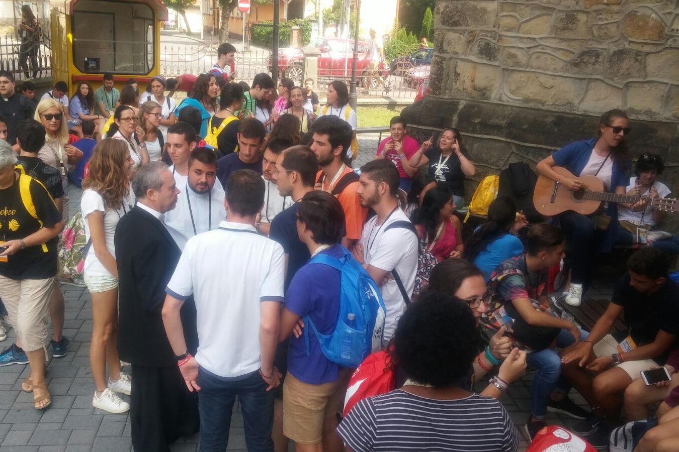 Jóvenes de la Diócesis de Málaga, junto al Sr. Obispo, en Bochnia, camino de la JMJ Cracovia 2016
