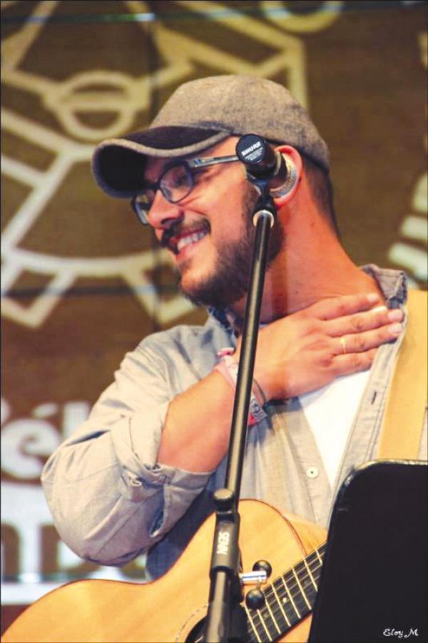 Álvaro Fraile: «Con la música quiero transmitir esperanza, alegría y vida»