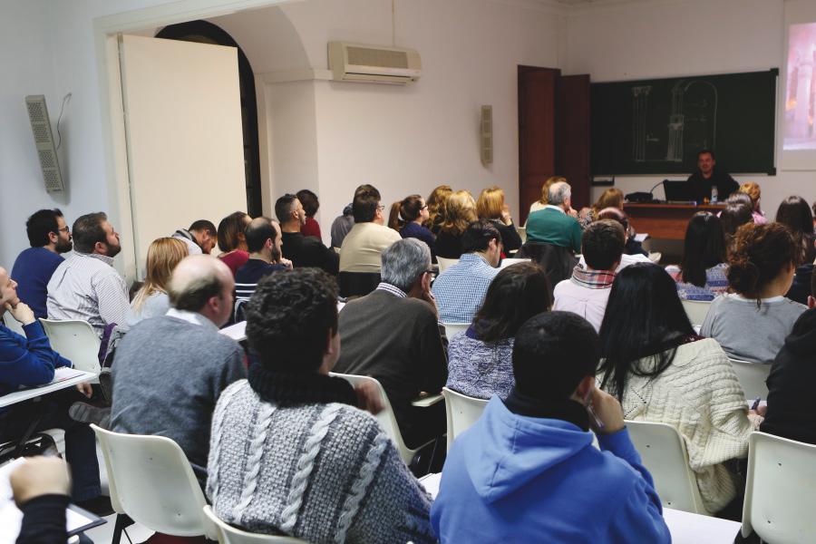 El curso se ofrece en las aulas del ISCR "San Pablo"