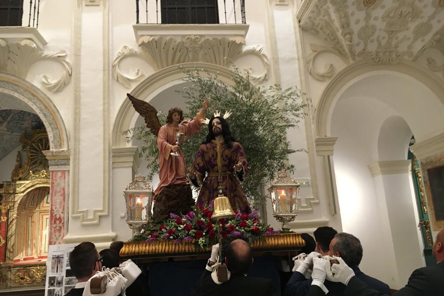Procesión de traslado de los titulares de las hermandades que tienen su sede canónica en la iglesia de la Victoria