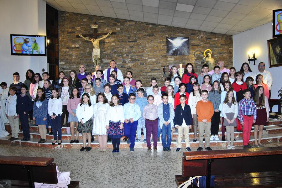 Más de 50 adolescentes de Coín reciben la confirmación