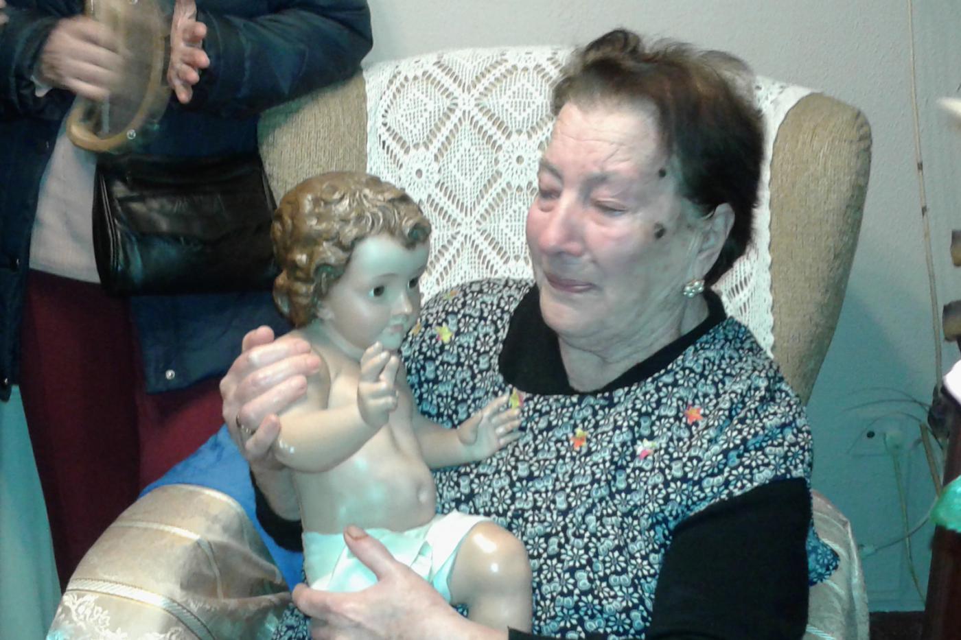 María Madre de Dios visita a los enfermos con el Niño Jesús