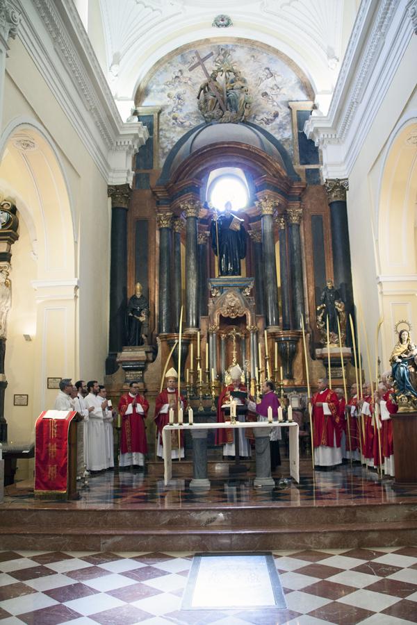 La iglesia de San Agustín ha acogido la bendición de ramos y palmas en este Domingo de Ramos de 2017. FOTO: M. ZAMORA