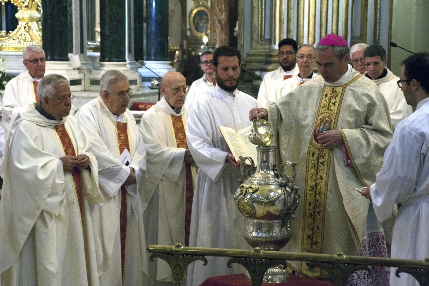 Misa Crismal en el Miércoles Santo de 2017 en la Catedral de Málaga