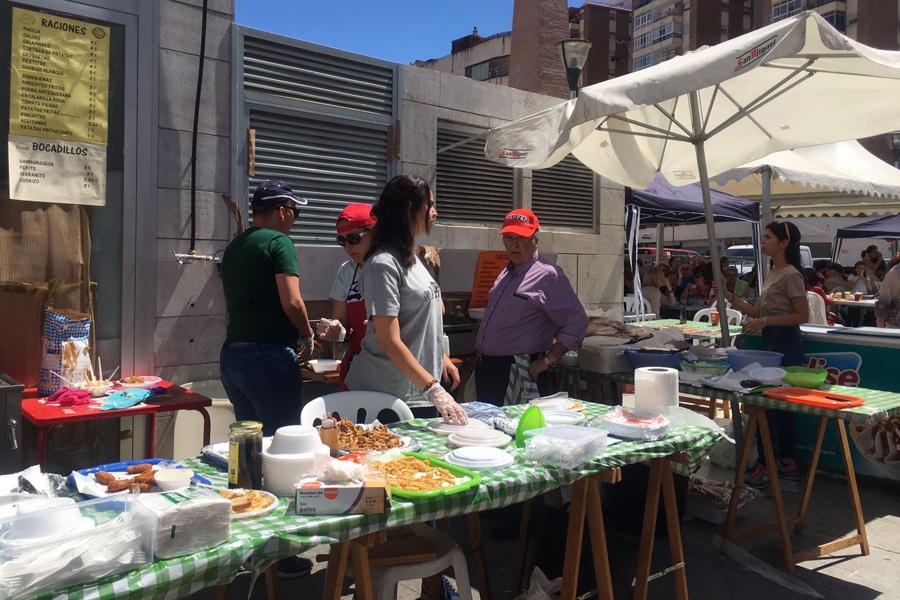 Cruz de Mayo en la parroquia de Nuestra Señora del Carmen, en El Perchel, Málaga // V. FLORES