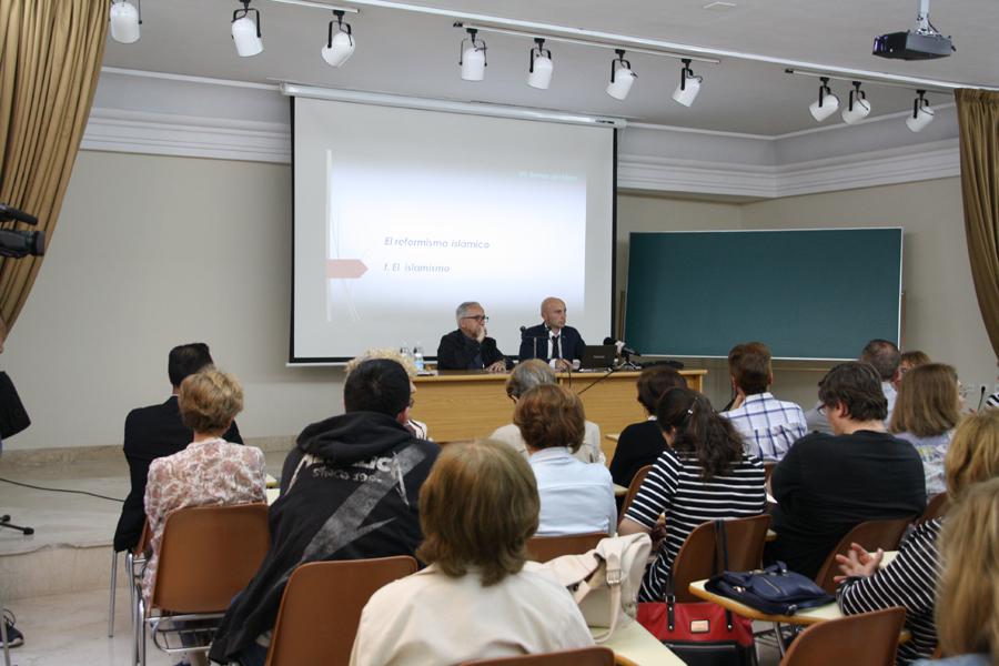 Conferencia del profesor Ángel Nuño en el Ciclo de Conferencias "Islam y cristianismo, un diálogo inaplazable" // E. LLAMAS