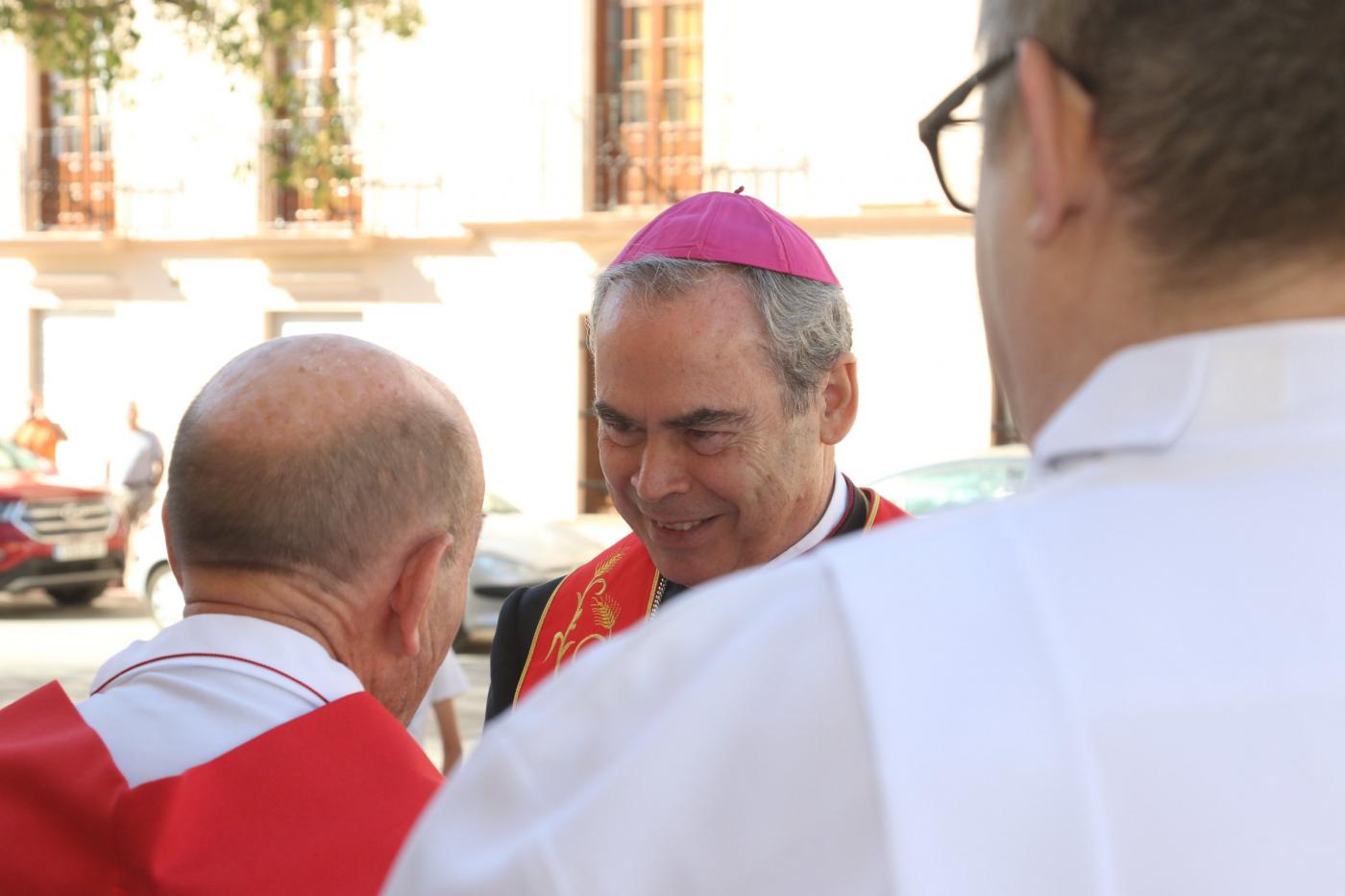 Acogida al Obispo, Don Jesús Catalá, por Jesús Araguás, en su Visita Pastoral a Campillos