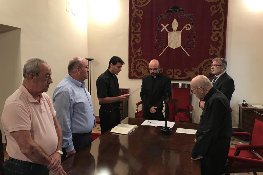 Juramento y Profesión de Fe del Defensor del Vínculo, el sacerdote Rafael Navarro Cortés, en la Sala de Juntas del Palacio Episcopal