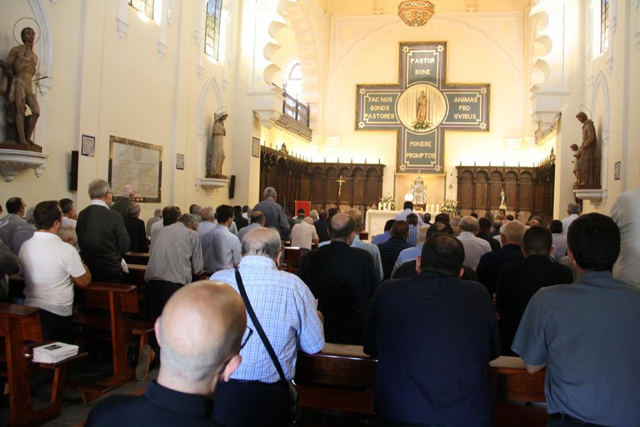 Sacerdotes, religiosos y diáconos de la Diócesis de Málaga en la Capilla del Buen Pastor del Seminario de Málaga // E. LLAMAS