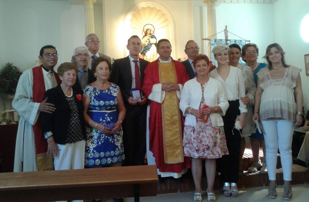 Confirmados junto al arcipreste, al párroco y a la maestra rural Estrella Molina