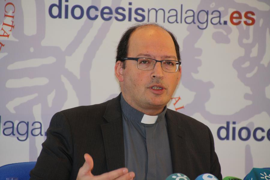 Guillermo Tejero, ecónomo de la Diócesis de Málaga, en la rueda de prensa del Día de la Iglesia Diocesana 2017 // E. LLAMAS