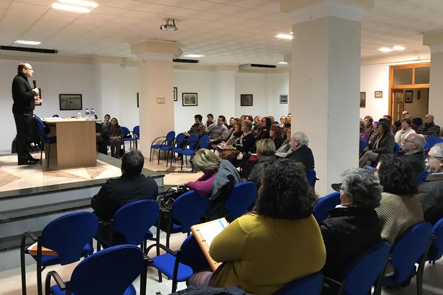 Cursillo de Liturgia en el arciprestazgo de Fuengirola-Torremolinos // M. JIMÉNEZ